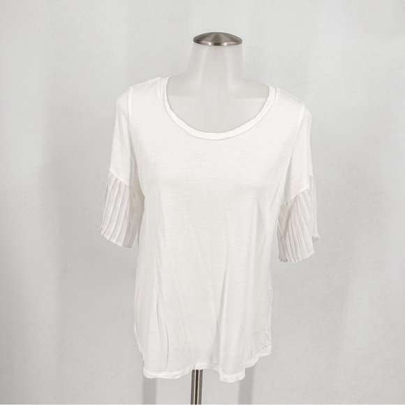 Banana Republic Tops - Banana Republic white shirt with fun sleeves
